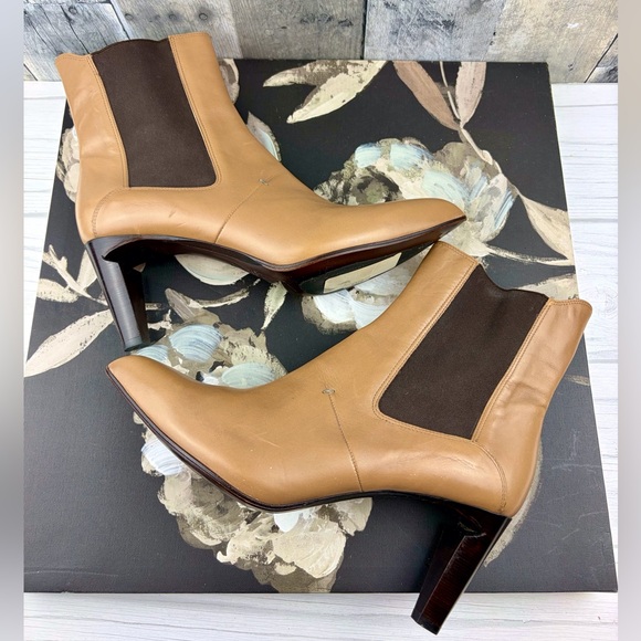 Costume National Notch Cut Out Heel Ankle Booties in Tan Leather Size 40. - Picture 4 of 9